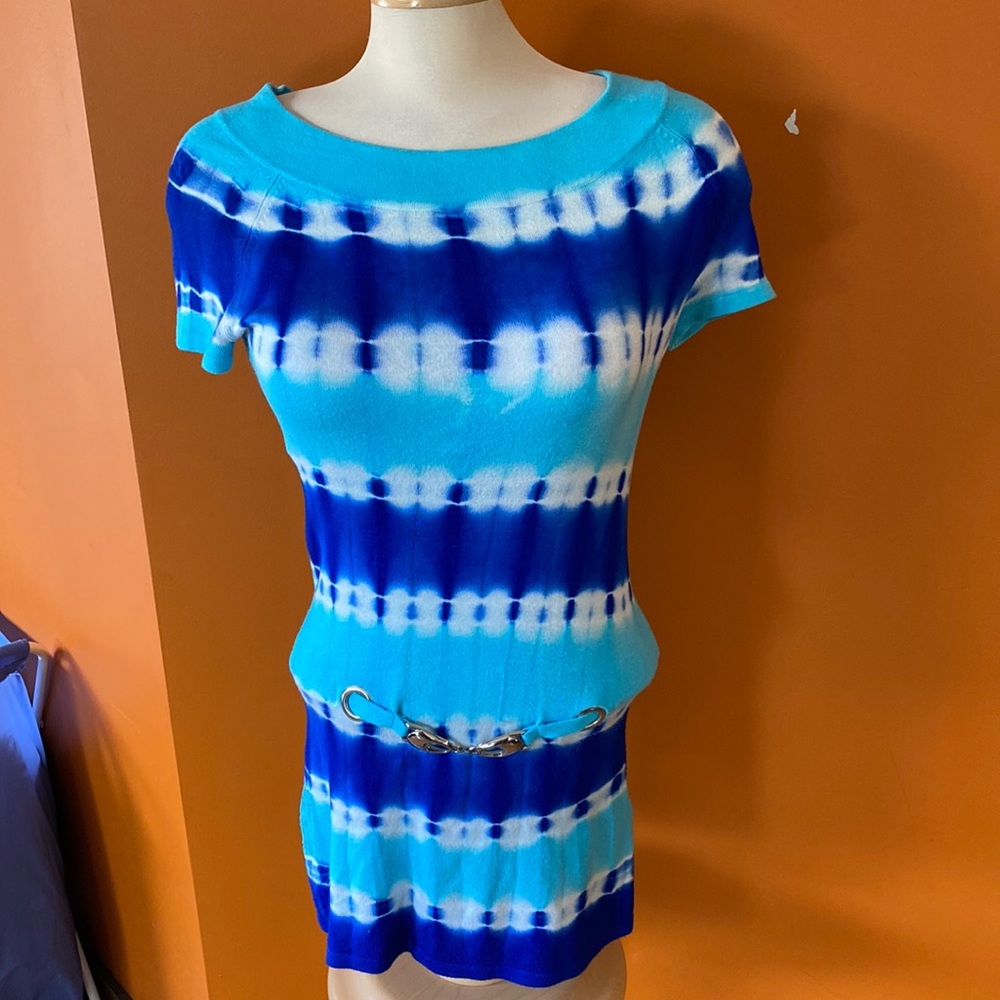 Beautiful Cyrus ladies knit, tie dye short sleeved sweater. Size small